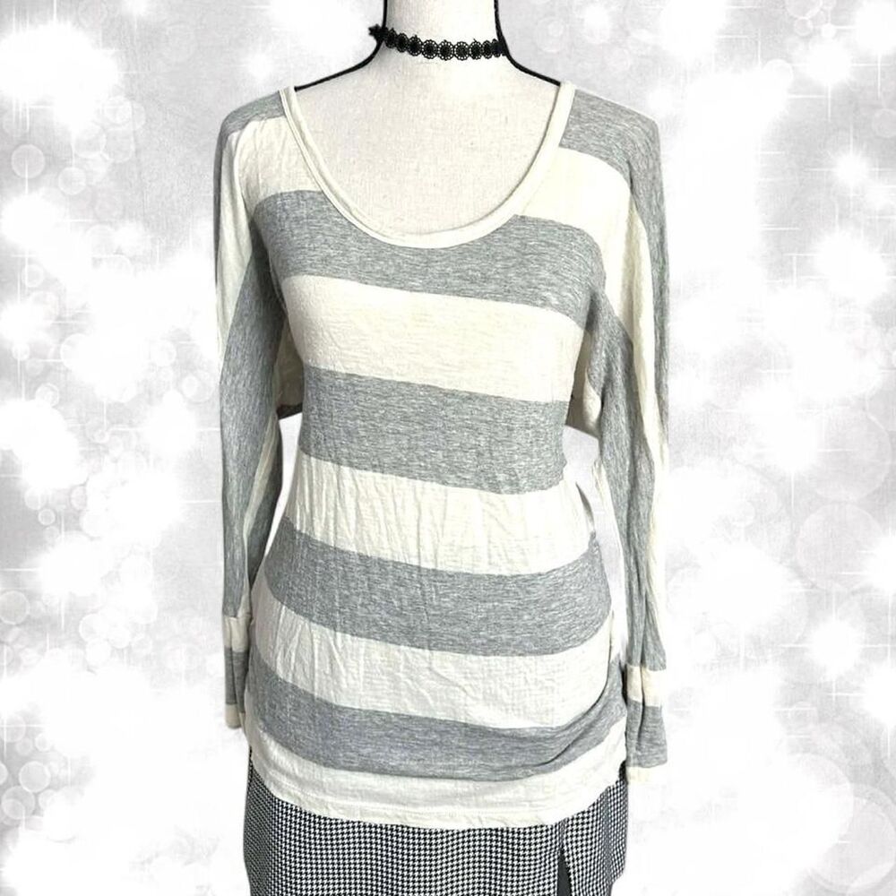 Old Navy Y2K Minimalist Casual Long Sleeve Round Neck Top
